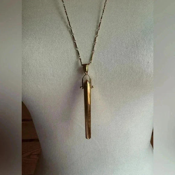 Stella & Dot Retired Rebel Rose Gold Pendant Necklace Gently Pre-Loved​ - Picture 2 of 3